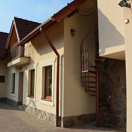 Penzión Skalná ruža - Kövirózsa panzió Gömörhorka Kültér fotó